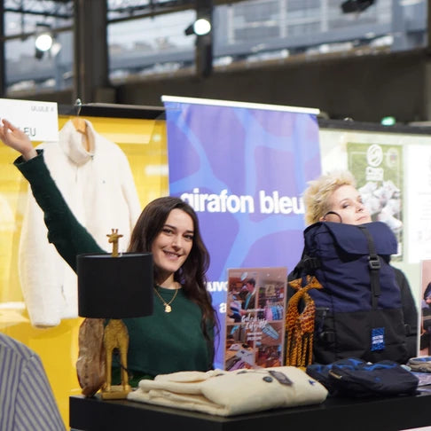 Stand de la marque Girafon Bleu